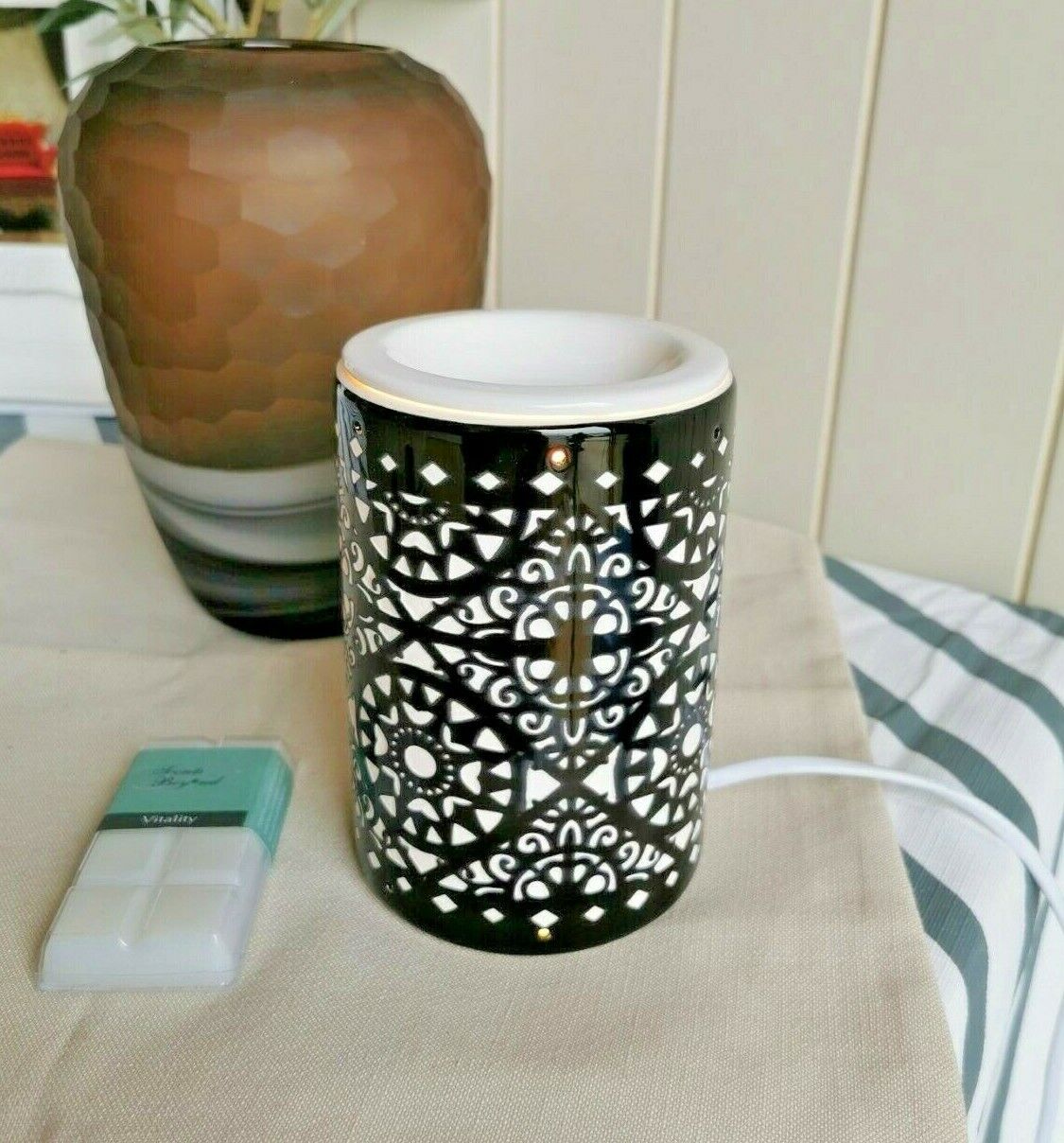 Black Globe Ceramic Electric Oil Burner — Slow Burn